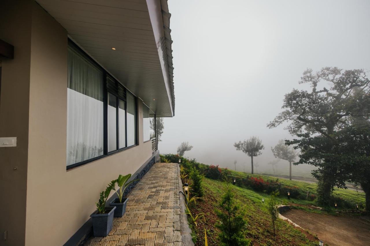 Misty Courtyard Resort Chinnakanal Exterior foto