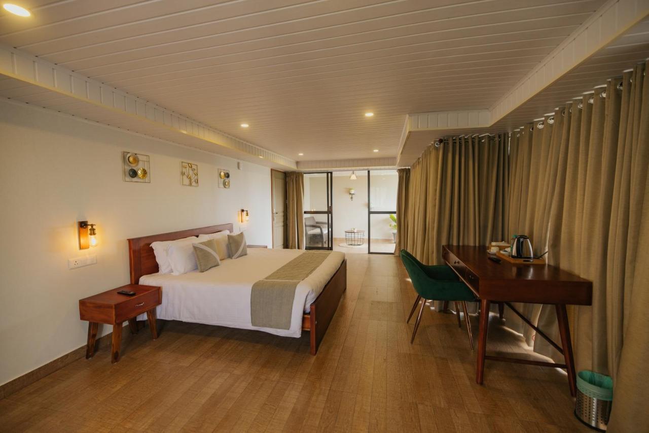 Misty Courtyard Resort Chinnakanal Exterior foto